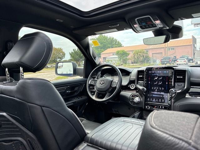 2025 RAM 1500 LIMITED Crew Cab Pickup Slide 27