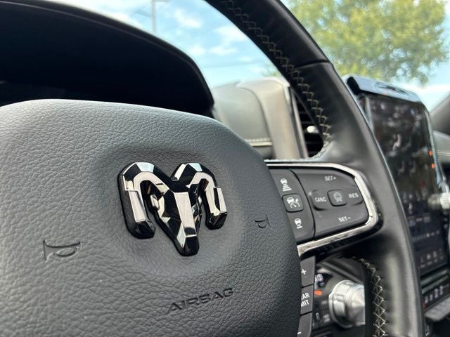2025 RAM 1500 LIMITED Crew Cab Pickup Slide 29