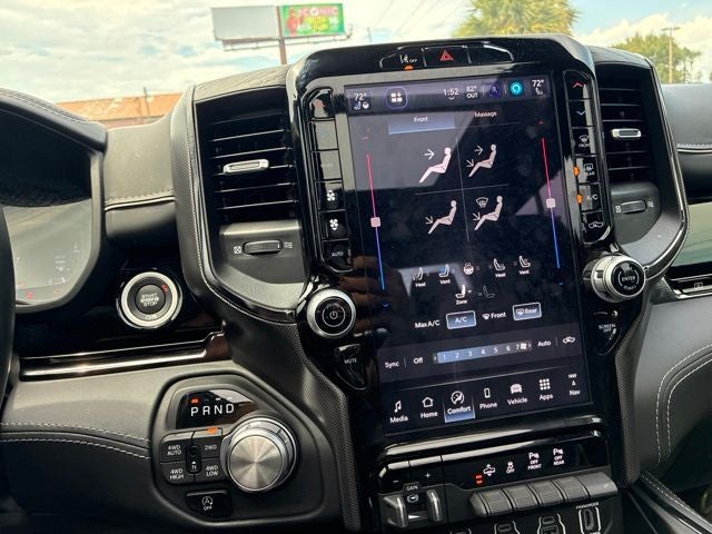 2025 RAM 1500 LIMITED Crew Cab Pickup Slide 32
