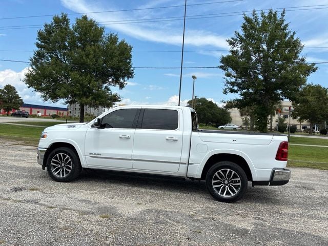 2025 RAM 1500 LIMITED Crew Cab Pickup Slide 5