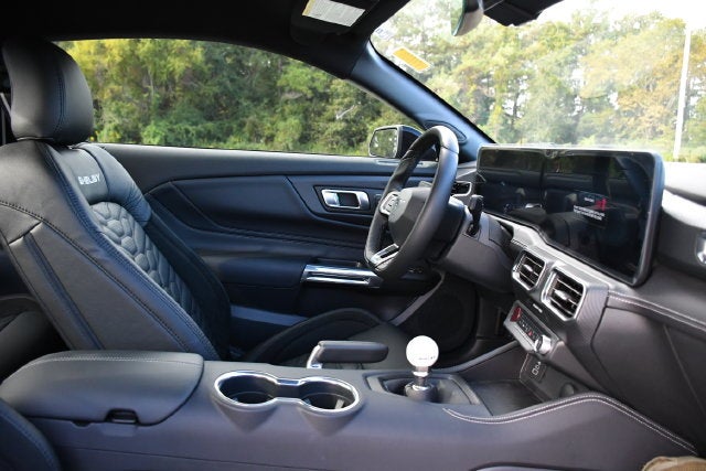 2025 Ford Mustang SHELBY GT 350 2dr Car Slide 27