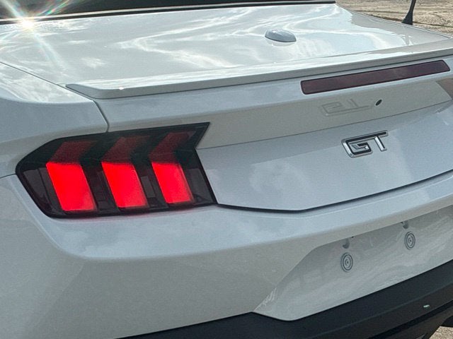 2025 Ford Mustang GT PREMIUM Convertible Slide 12