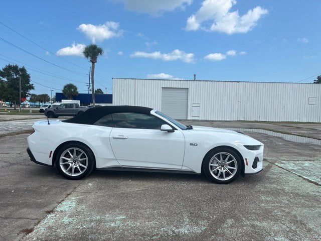 2025 Ford Mustang GT PREMIUM Convertible Slide 34