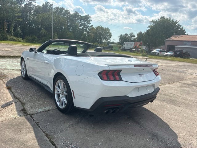 2025 Ford Mustang GT PREMIUM Convertible Slide 3
