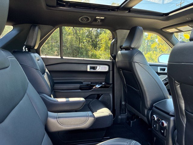 2023 Ford Explorer ST SUV Slide 22