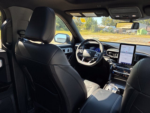 2023 Ford Explorer ST SUV Slide 24