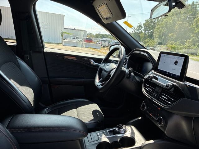 2025 Ford Escape ST-LINE SUV Slide 21