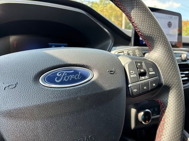 2025 Ford Escape ST-LINE SUV Slide 26