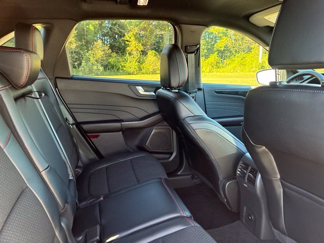 2023 Ford Escape ST-LINE SUV Slide 21