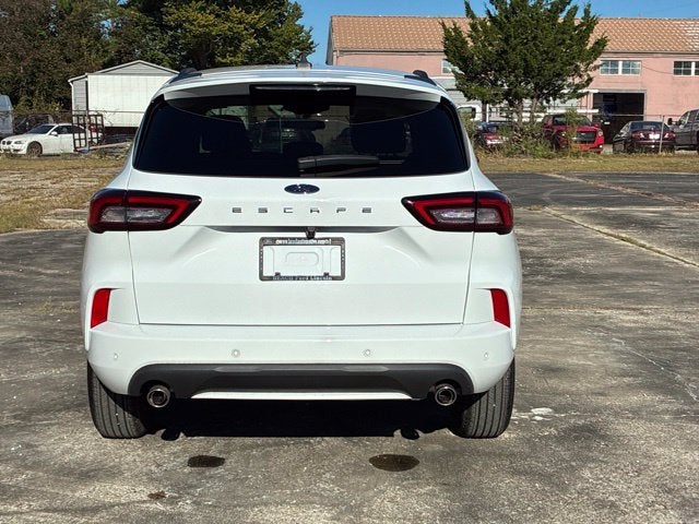 2023 Ford Escape ST-LINE SUV Slide 2