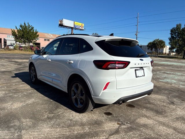2023 Ford Escape ST-LINE SUV Slide 3