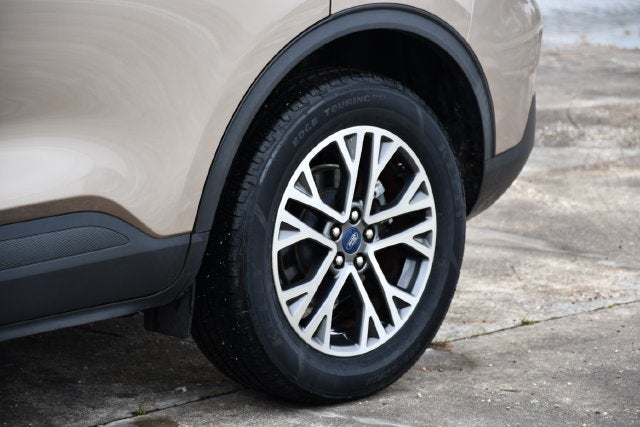 2020 Ford Escape SEL SUV Slide 10