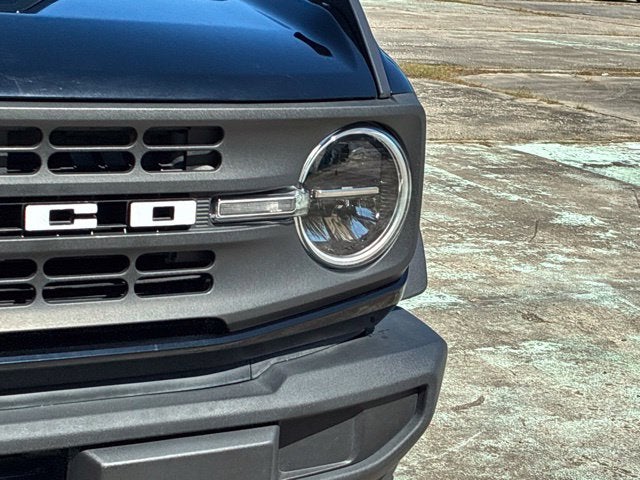 2023 Ford Bronco BASE Convertible Slide 8