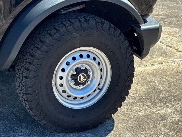 2023 Ford Bronco BASE Convertible Slide 14
