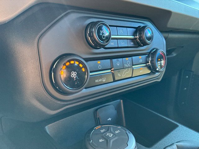 2023 Ford Bronco BASE Convertible Slide 29