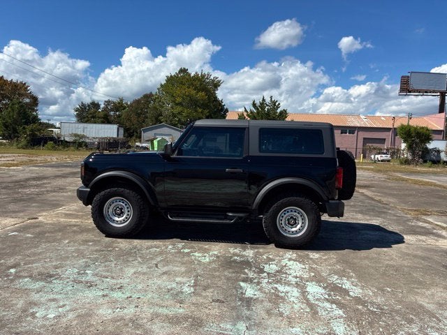 2023 Ford Bronco BASE Convertible Slide 4