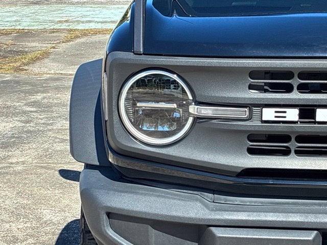 2023 Ford Bronco BASE Convertible Slide 7