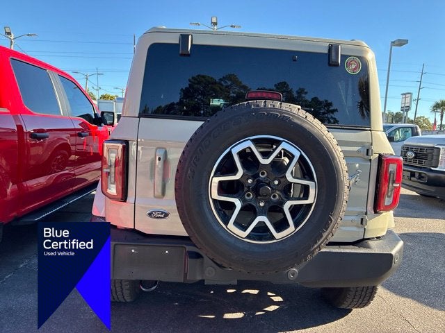 2025 Ford Bronco OUTER BANKS Convertible Slide 2