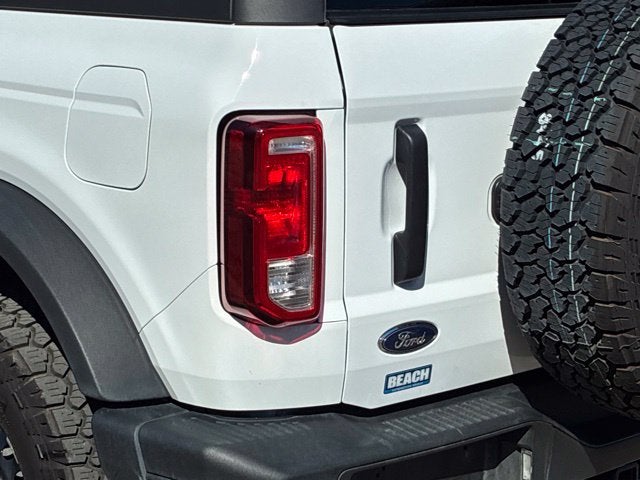 2023 Ford Bronco BLACK DIAMOND Convertible Slide 11
