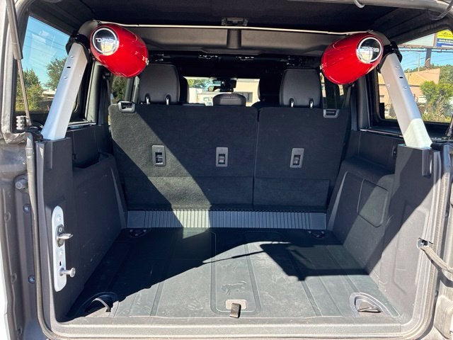 2023 Ford Bronco BLACK DIAMOND Convertible Slide 17