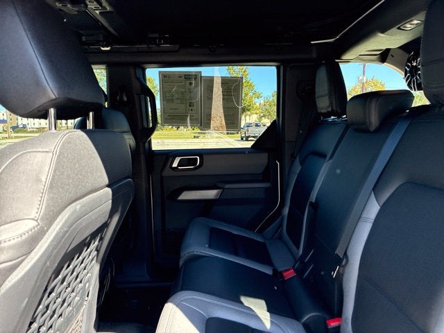 2023 Ford Bronco BLACK DIAMOND Convertible Slide 24