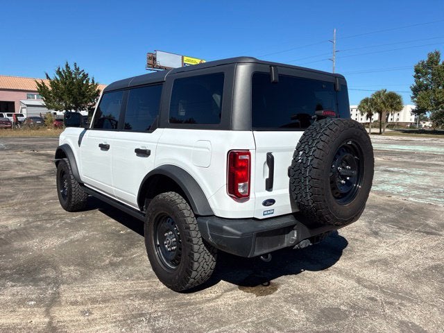 2023 Ford Bronco BLACK DIAMOND Convertible Slide 3