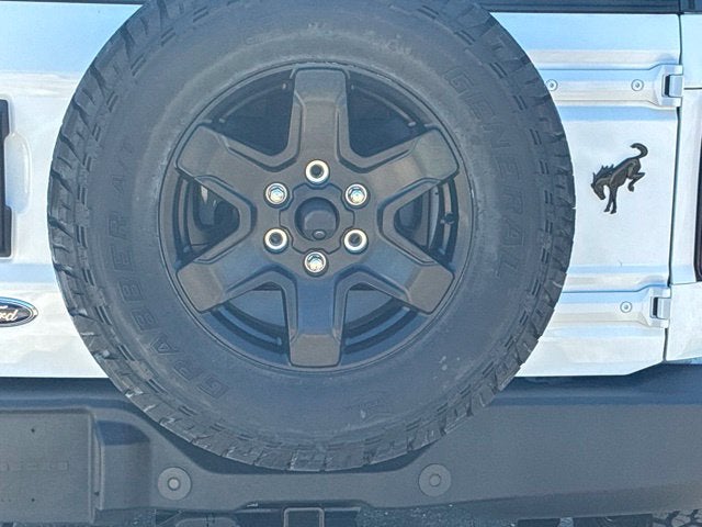 2025 Ford Bronco OUTER BANKS Convertible Slide 12