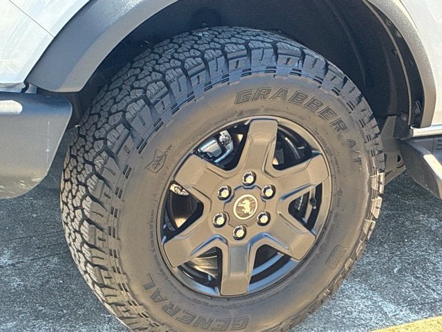 2025 Ford Bronco OUTER BANKS Convertible Slide 14