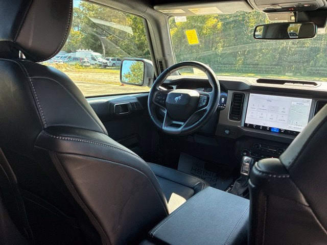 2025 Ford Bronco OUTER BANKS Convertible Slide 24