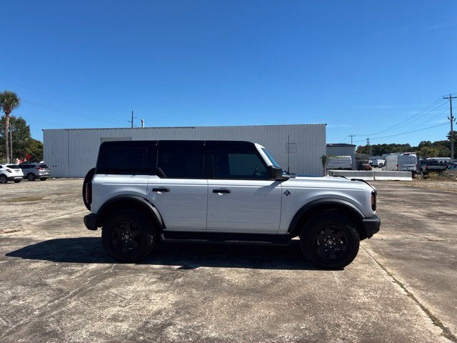 2025 Ford Bronco OUTER BANKS Convertible Slide 0