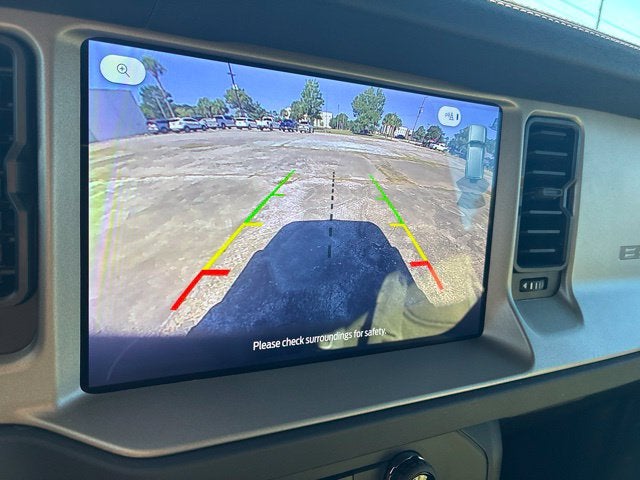 2025 Ford Bronco OUTER BANKS Convertible Slide 31