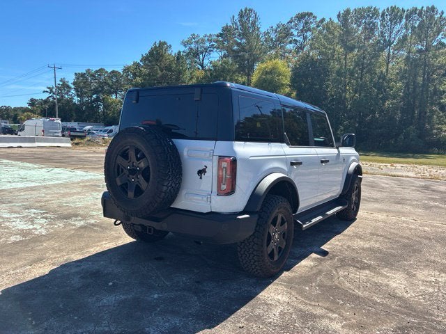 2025 Ford Bronco OUTER BANKS Convertible Slide 2
