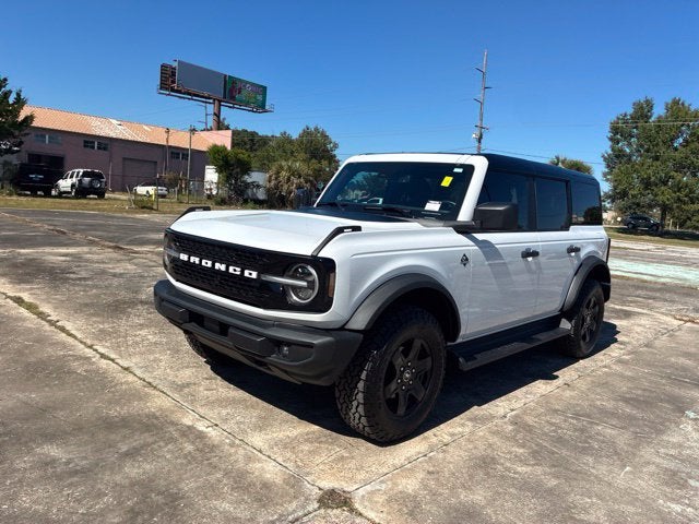2025 Ford Bronco OUTER BANKS Convertible Slide 5