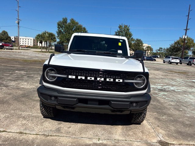 2025 Ford Bronco OUTER BANKS Convertible Slide 7