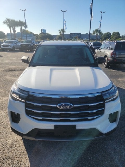 2026 Ford Explorer ACTIVE SUV Slide 0