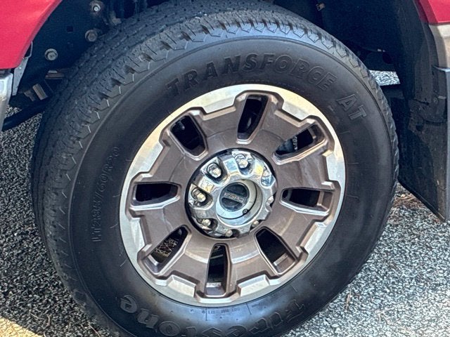 2023 Ford F-250SD KING RANCH Crew Cab Pickup Slide 9