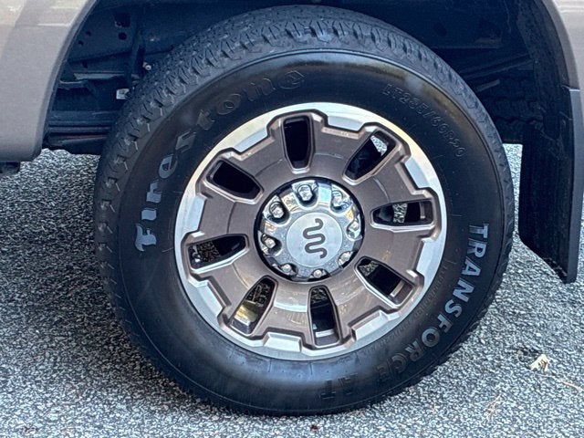 2023 Ford F-250SD KING RANCH Crew Cab Pickup Slide 10