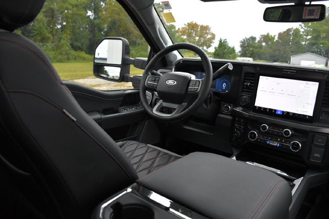 2025 Ford F-250SD LARIAT Crew Cab Pickup Slide 22