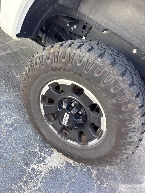 2026 Ford F-250SD PLATINUM Crew Cab Pickup Slide 9