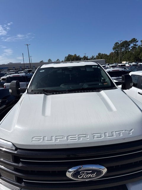 2026 Ford F-250SD PLATINUM Crew Cab Pickup Slide 12