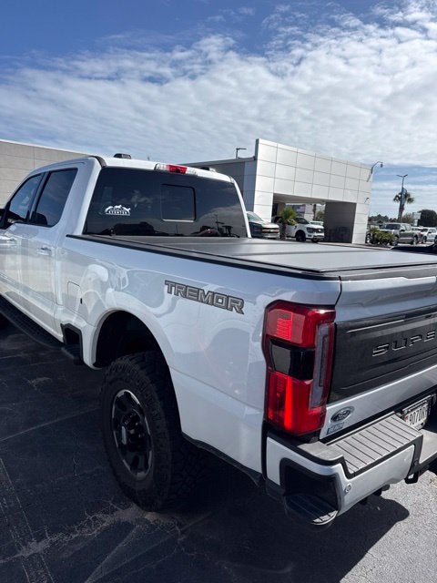 2026 Ford F-250SD PLATINUM Crew Cab Pickup Slide 6