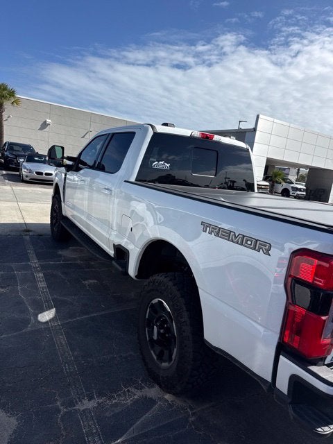 2026 Ford F-250SD PLATINUM Crew Cab Pickup Slide 7