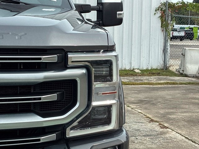 2022 Ford F-250SD PLATINUM Crew Cab Pickup Slide 8