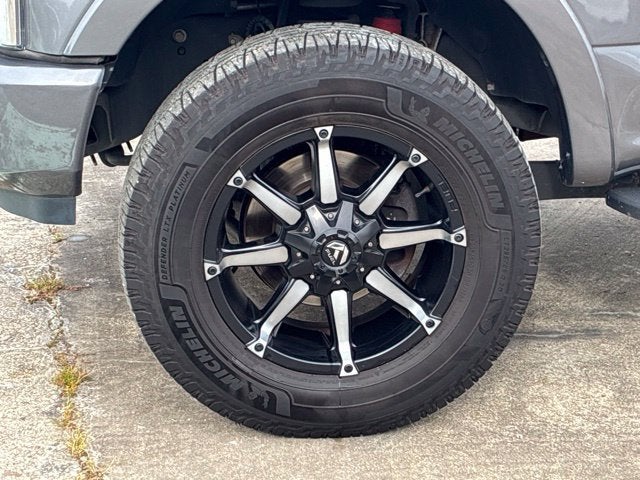 2022 Ford F-250SD PLATINUM Crew Cab Pickup Slide 9