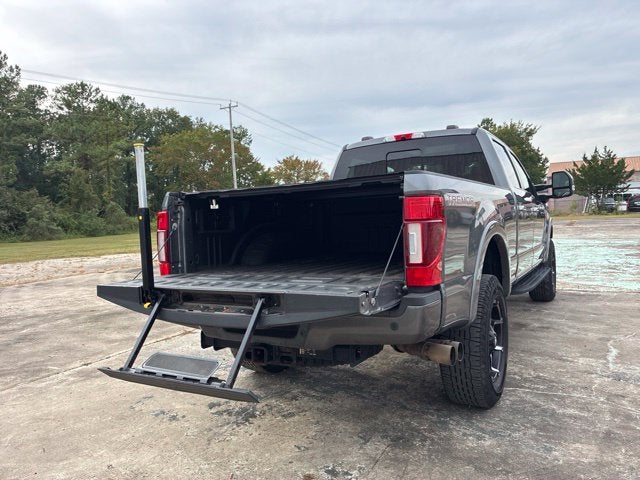 2022 Ford F-250SD PLATINUM Crew Cab Pickup Slide 16