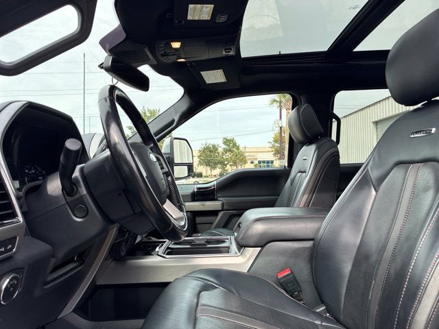 2022 Ford F-250SD PLATINUM Crew Cab Pickup Slide 18