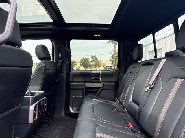 2022 Ford F-250SD PLATINUM Crew Cab Pickup Slide 19