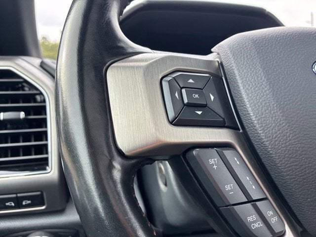 2022 Ford F-250SD PLATINUM Crew Cab Pickup Slide 24