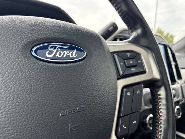 2022 Ford F-250SD PLATINUM Crew Cab Pickup Slide 25
