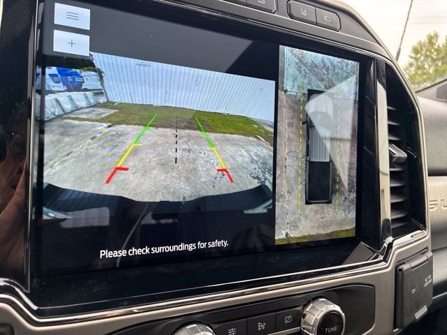 2022 Ford F-250SD PLATINUM Crew Cab Pickup Slide 28